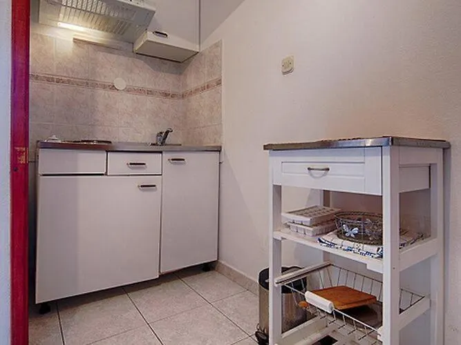 Malo - One-bedroom With Balcony And Sea View - 2nd Floor 4 Lastovo