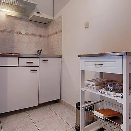 Malo - One-bedroom With Balcony And Sea View - 2nd Floor 4 Lastovo